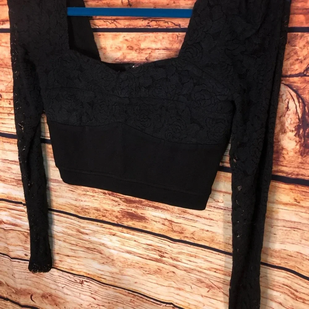 Lace detail top - Picture 12 of 16